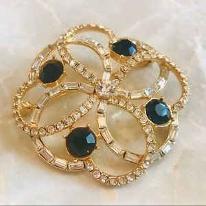 Vintage gold baguette brooch pin